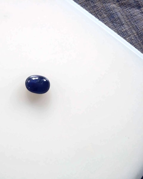 Saphir bleu roi de 4,20 ct, cabochon, mine de Chaundji, Mogok, vendu en 2016