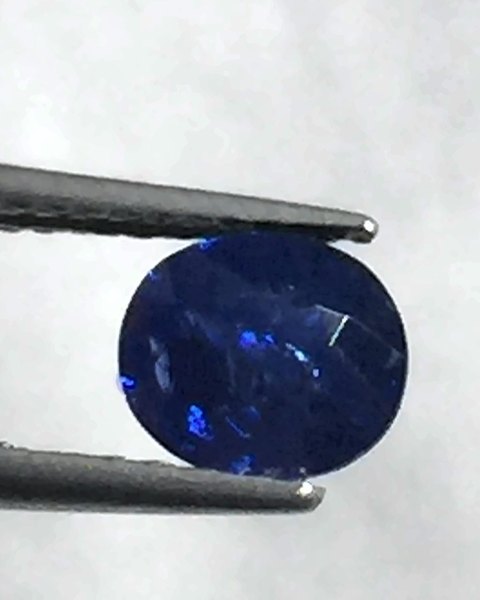 Saphir bleu roi de 1,00 ct, ovale facettée, Mogok, vendu en 2016